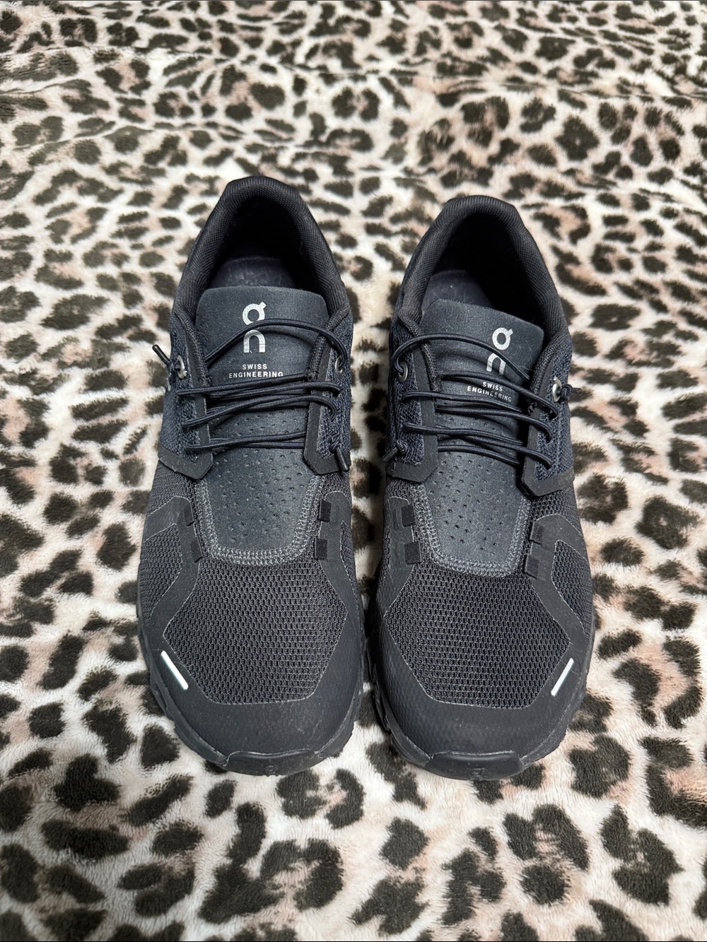 On Running Women's All-Black Trail Sneakers - Picture 2 of 6